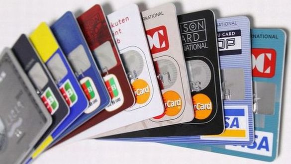 ���N�ȓ��ɉ������̃J�[�h��\�����ނ̂̓^�u�[